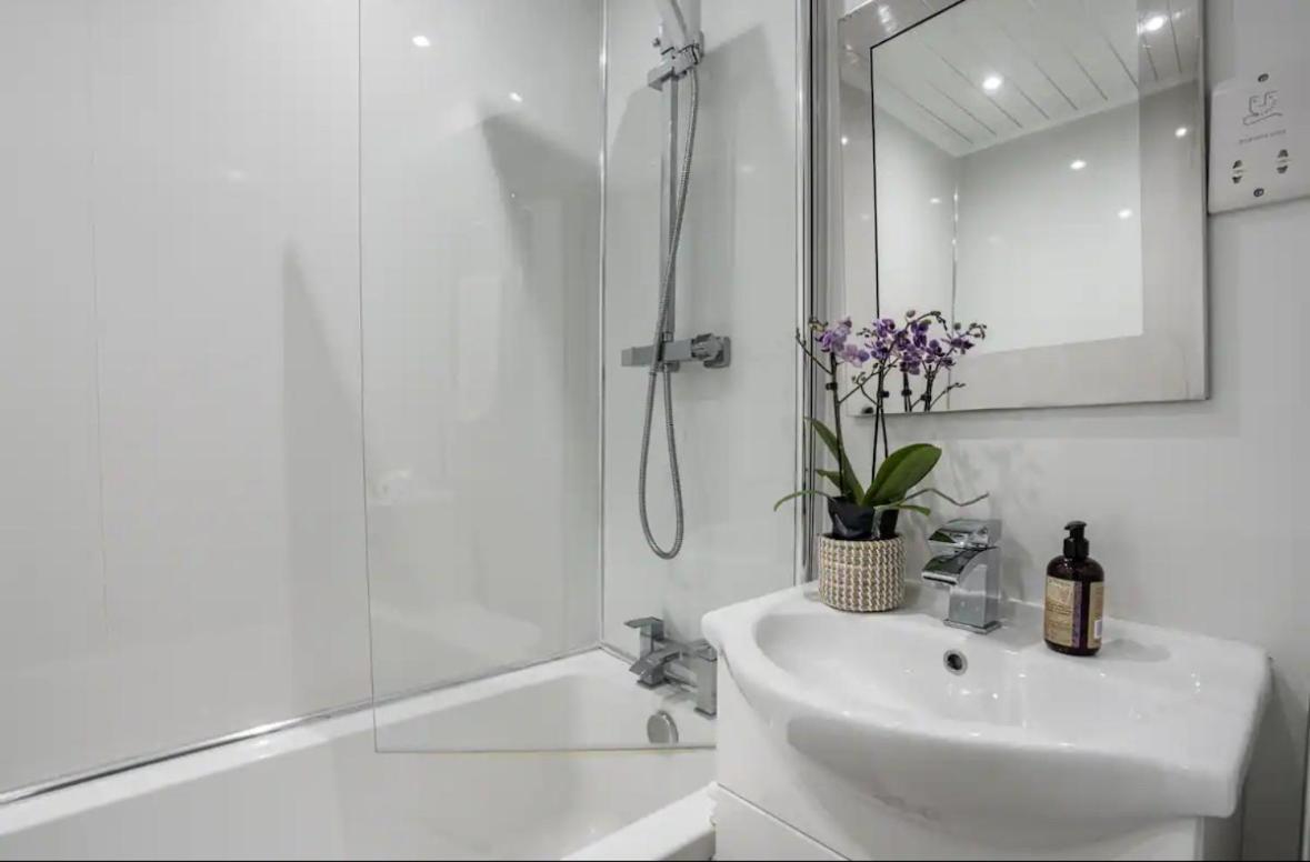 Edinburgh Castle Apartment ภายนอก รูปภาพ