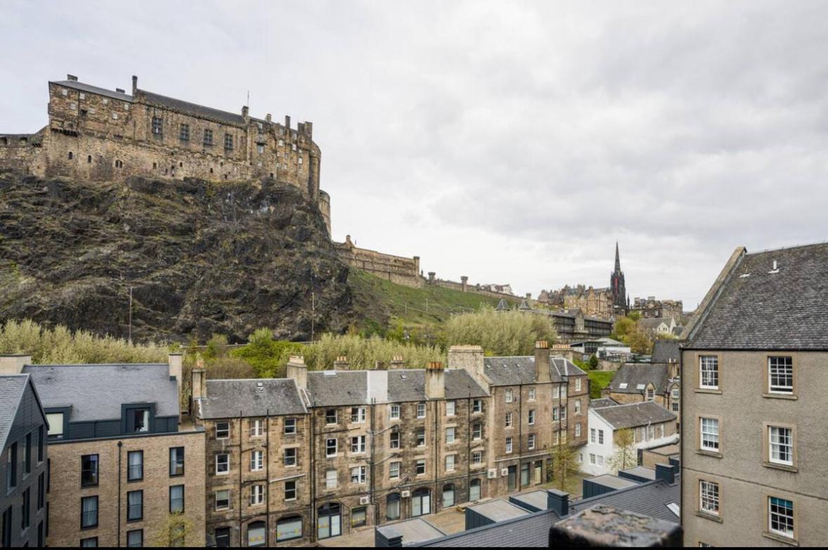 Edinburgh Castle Apartment ภายนอก รูปภาพ