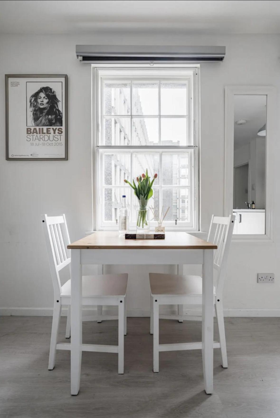 Edinburgh Castle Apartment ภายนอก รูปภาพ